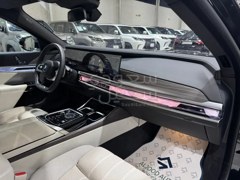 2023 BMW 7 Series 735i