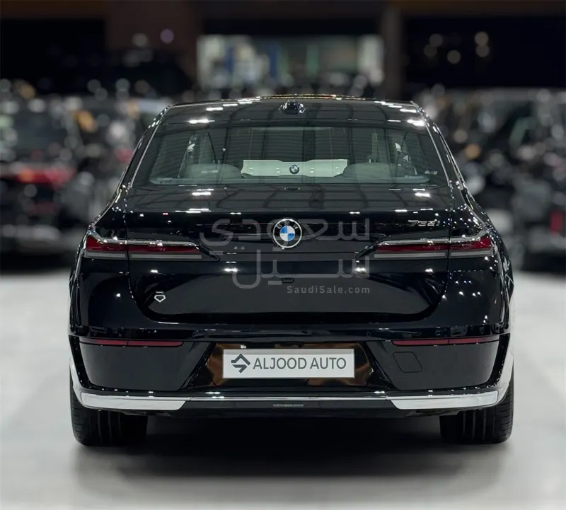 2023 BMW 7 Series 735i