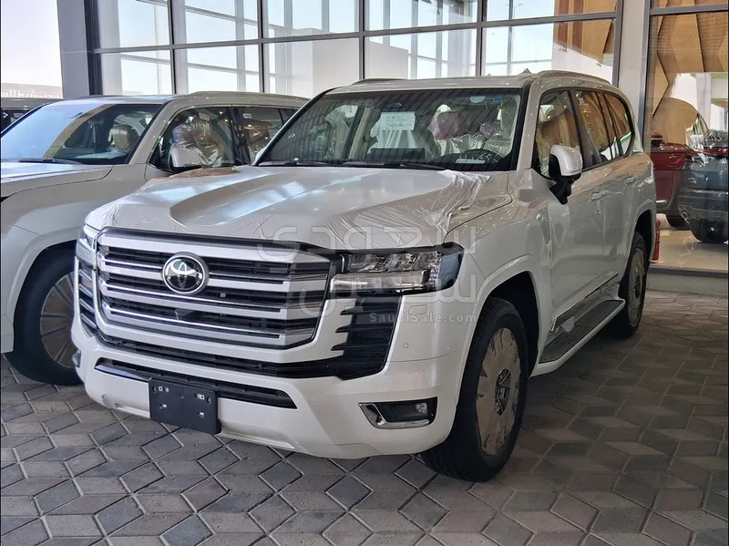 2025 Toyota Land Cruiser GXR