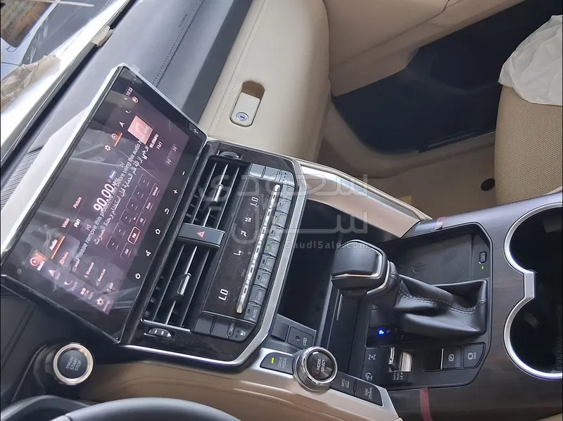 2025 Toyota Land Cruiser GXR