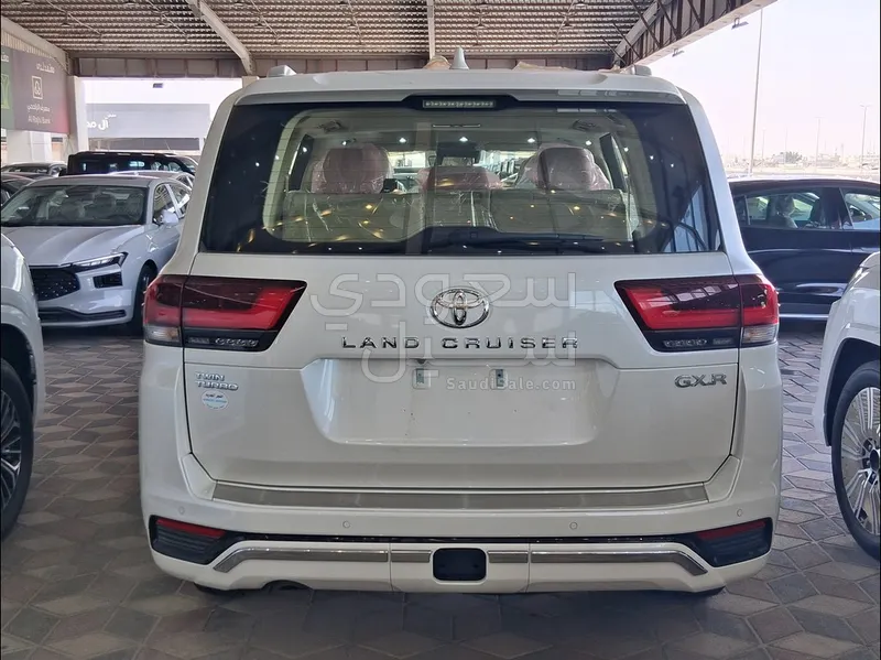 2025 Toyota Land Cruiser GXR