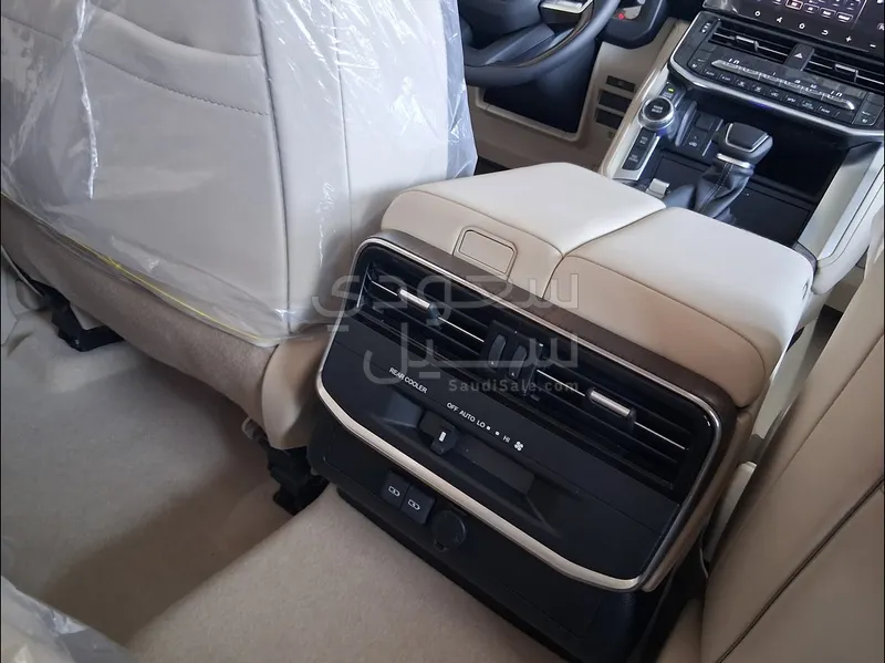 2025 Toyota Land Cruiser GXR