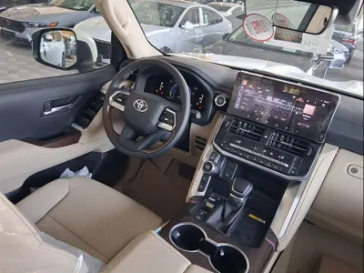 2025 Toyota Land Cruiser GXR