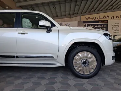 2025 Toyota Land Cruiser GXR