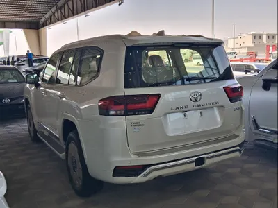 2025 Toyota Land Cruiser GXR