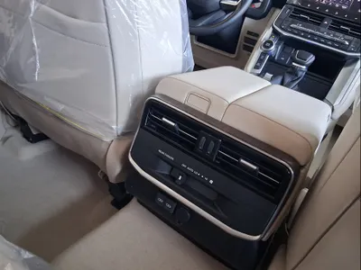 2025 Toyota Land Cruiser GXR