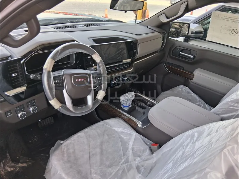 2024 GMC Sierra Elevation