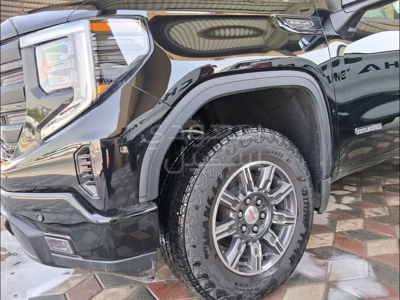 2024 GMC Sierra Elevation