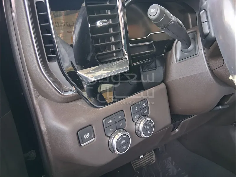 2024 GMC Sierra Elevation