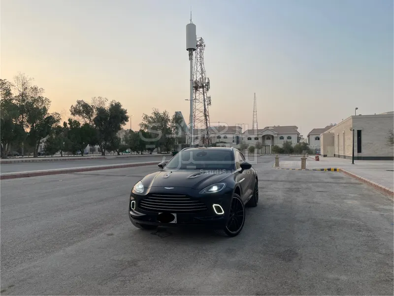 2022 استون مارتن دي بي اكس 550