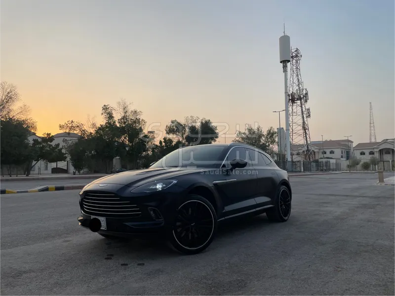 2022 استون مارتن دي بي اكس 550