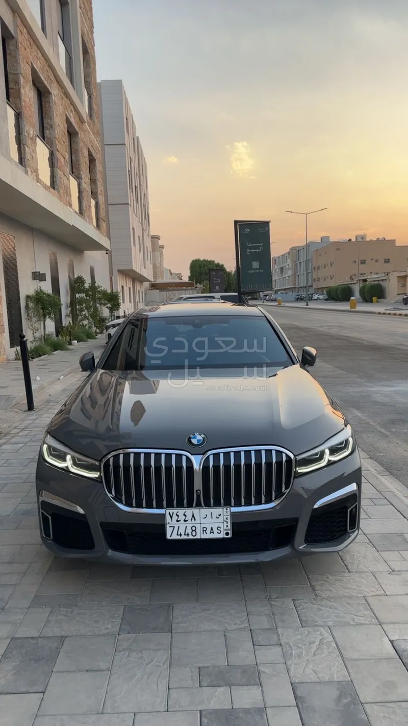 2020 بي ام دبليو الفئة السابعة 730 أي