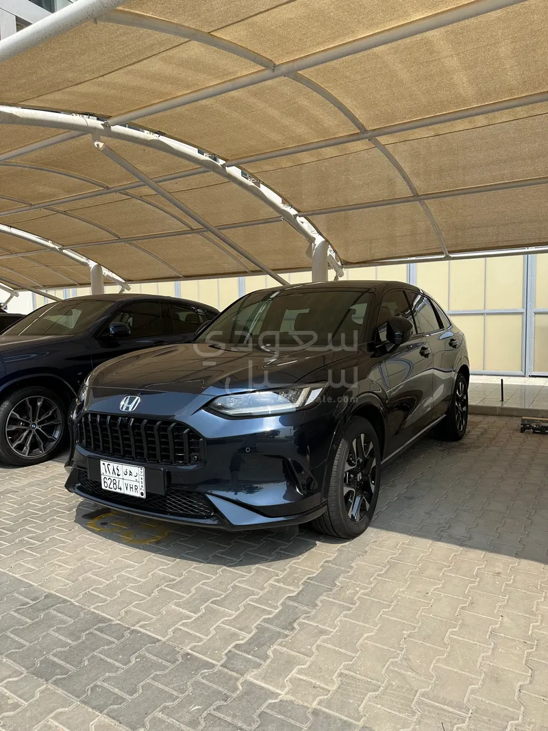 2024 هوندا زي ار في
