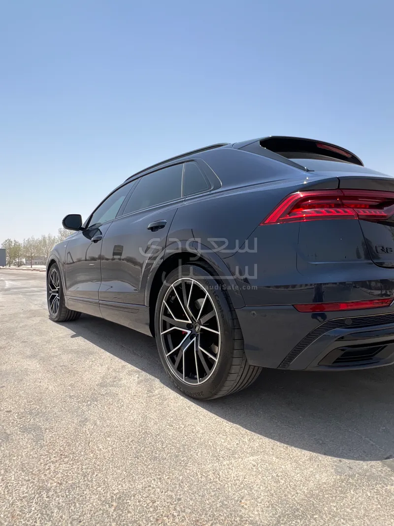 2023 Audi Q8 S Line