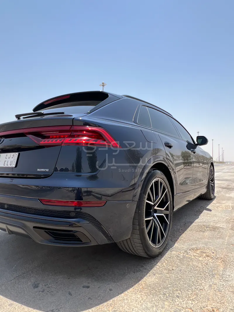 2023 Audi Q8 S Line