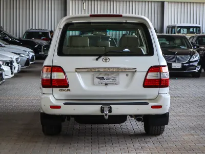 2006 تويوتا لاند كروزر جي اكس ار