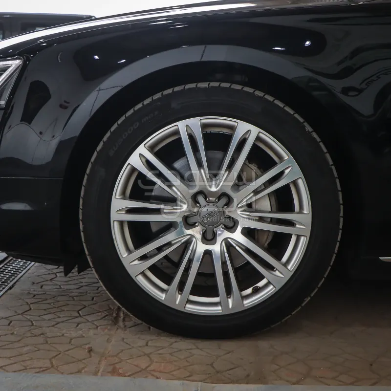 2015 اودي اي 8 ال