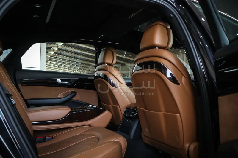 2015 اودي اي 8 ال