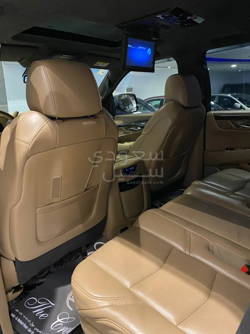 2020 كاديلاك اسكاليد بلاتينيوم