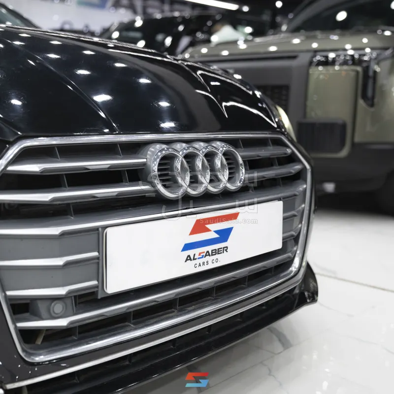 2022 اودي اي 5 40 تي اف اس اي اس لاين