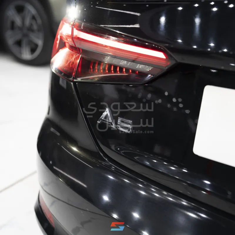 2022 اودي اي 5 40 تي اف اس اي اس لاين