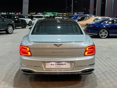 2022 بنتلي كونتيننتل فلاينج سبير دابليو 12