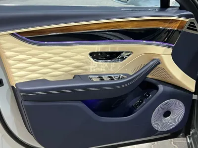 2022 بنتلي كونتيننتل فلاينج سبير دابليو 12