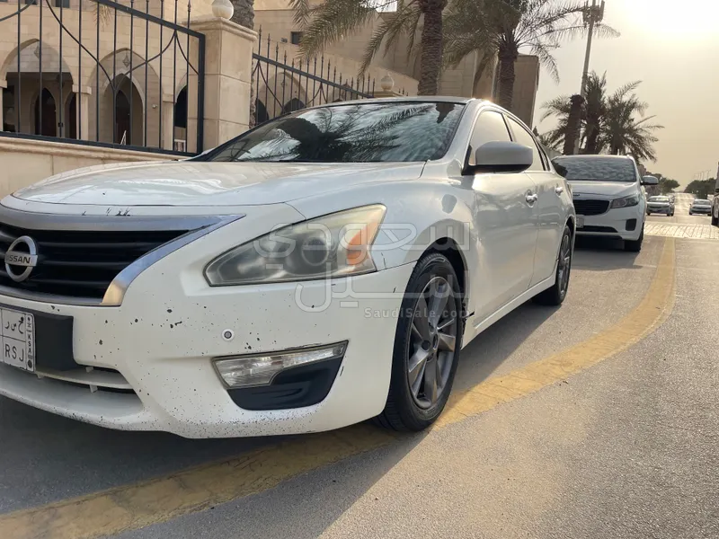 2014 نيسان التيما