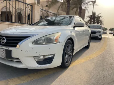 2014 نيسان التيما