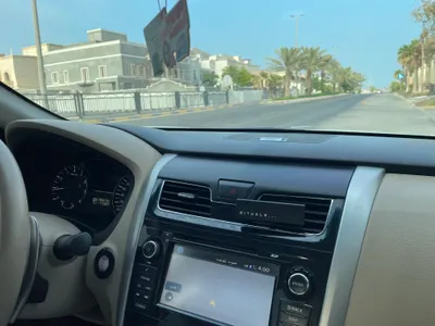 2014 نيسان التيما