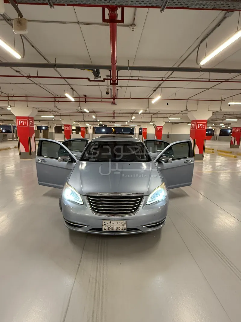 2012 كرايسلر 200 سي ليمتد