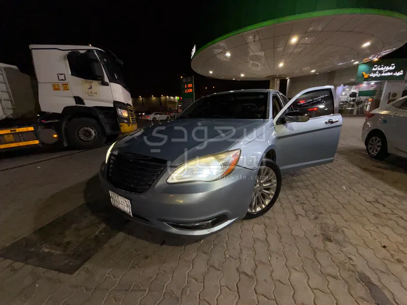 2012 كرايسلر 200 سي ليمتد