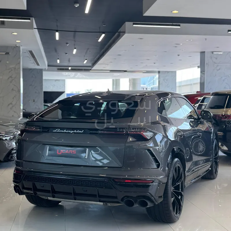 2022 Lamborghini URUS
