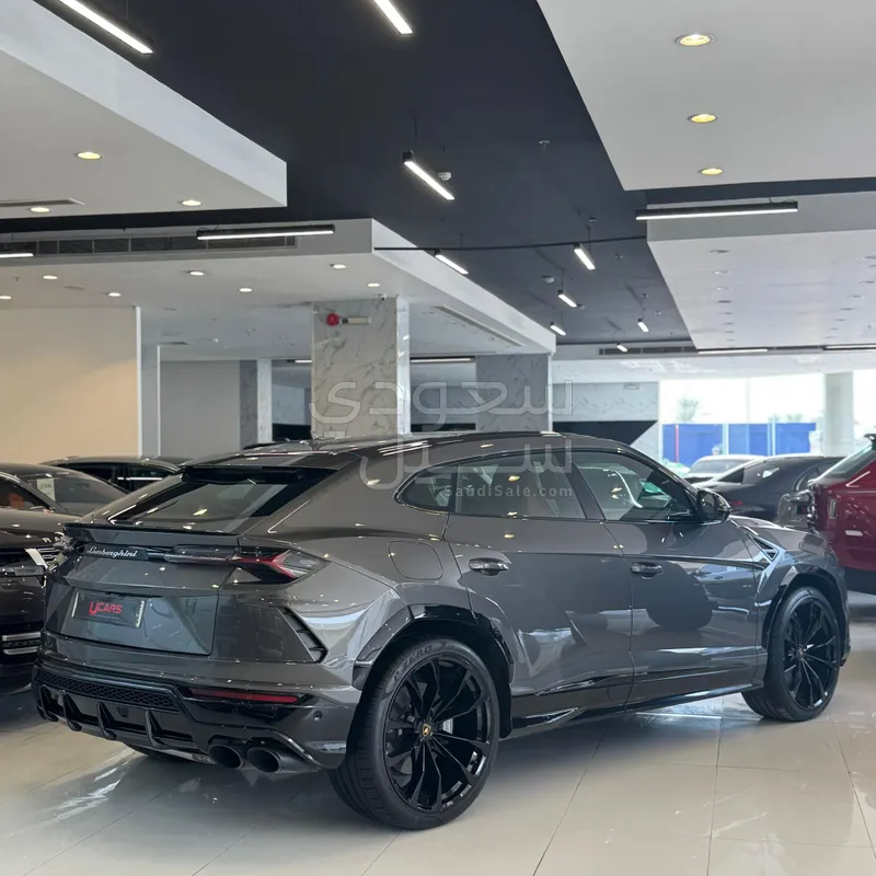 2022 Lamborghini URUS