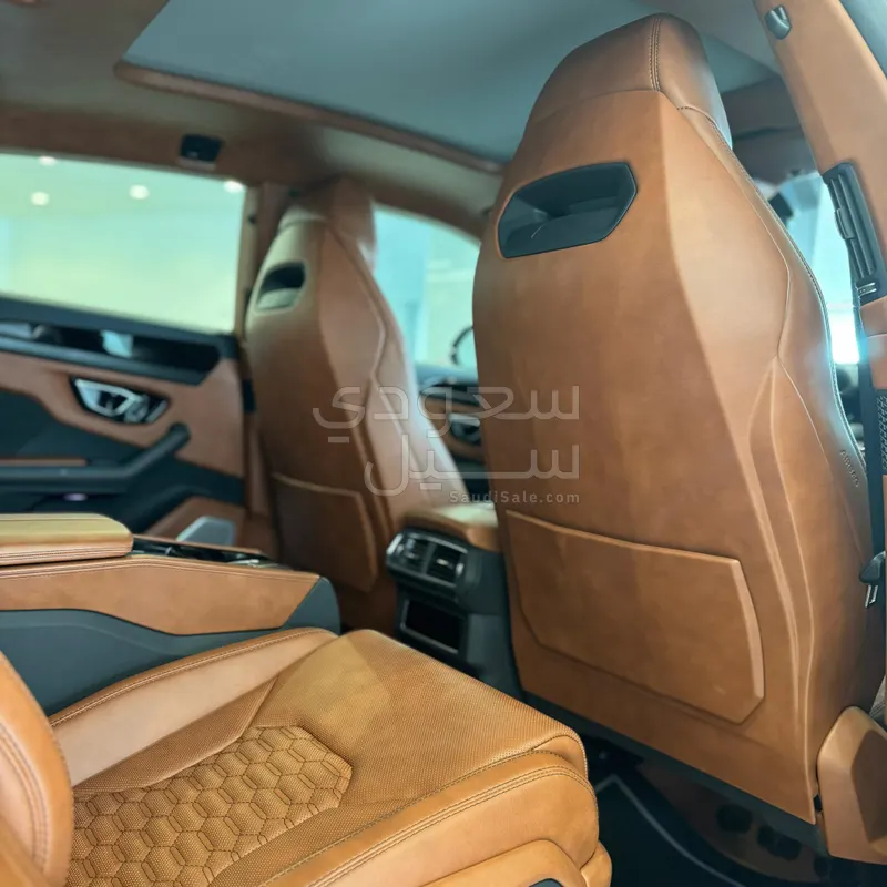 2022 Lamborghini URUS
