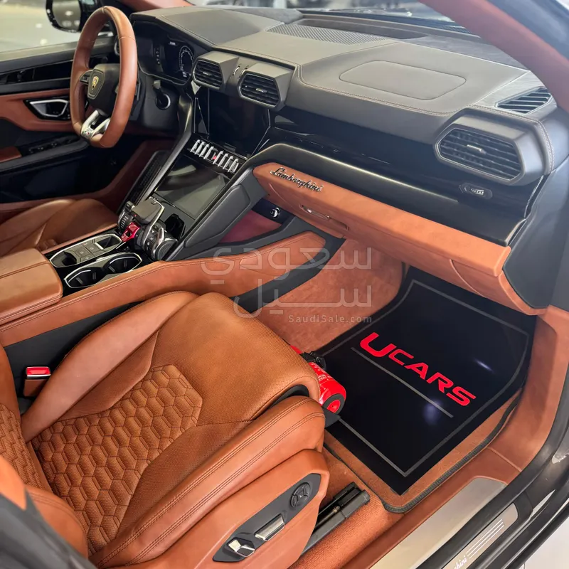 2022 Lamborghini URUS