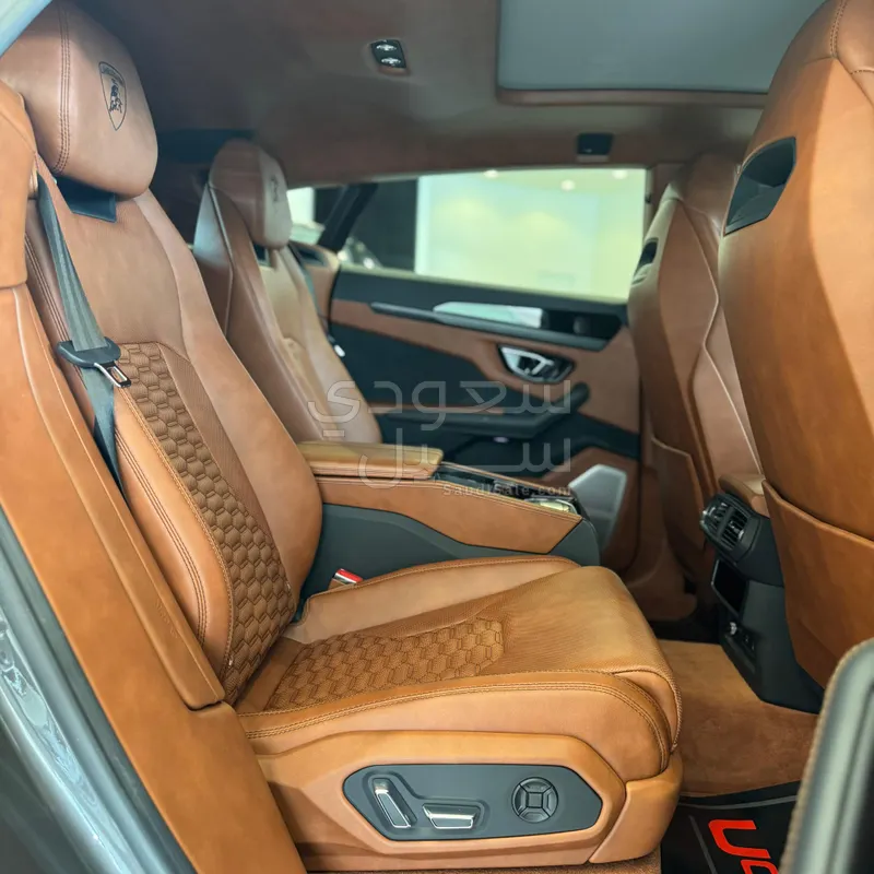 2022 Lamborghini URUS