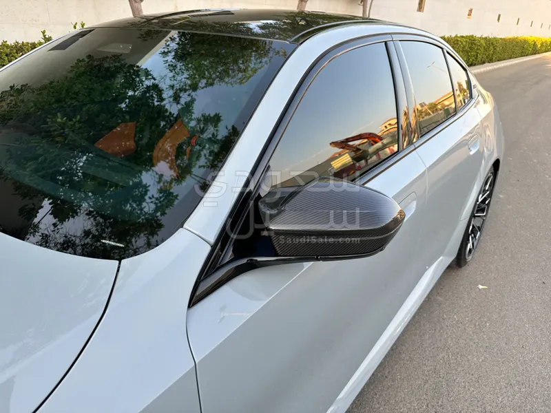 2025 BMW M Series M5
