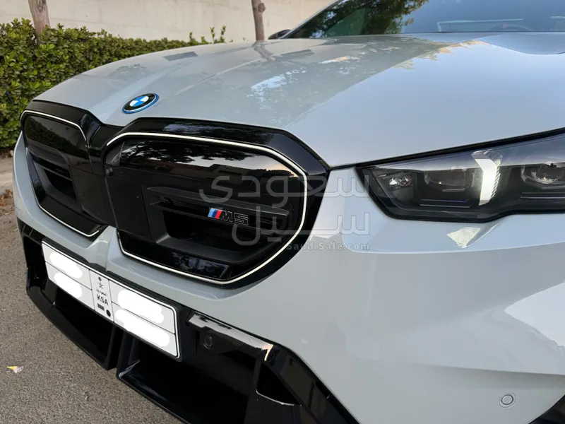 2025 BMW M Series M5