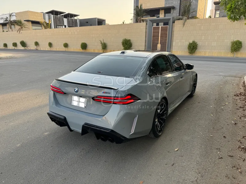 2025 BMW M Series M5