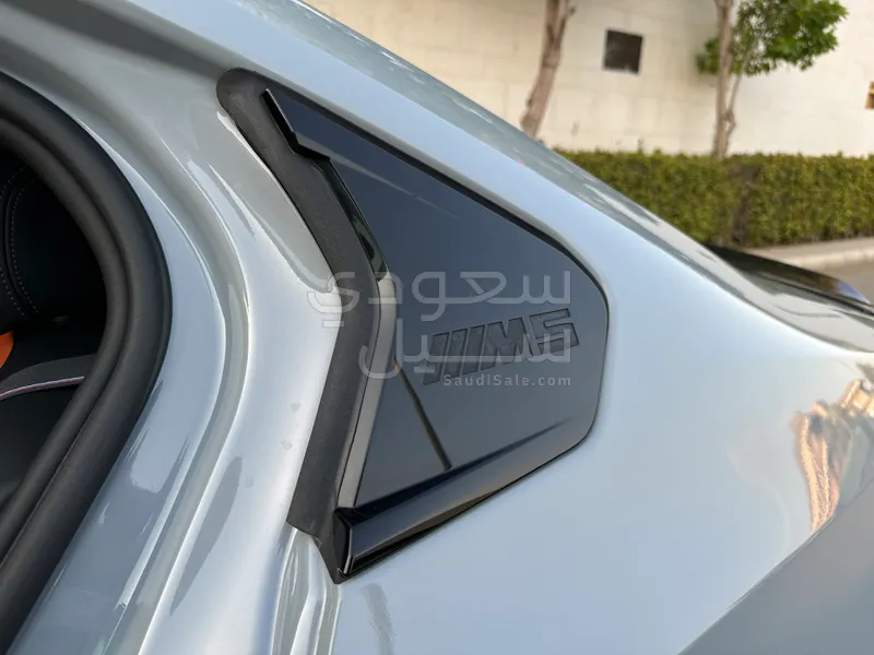 2025 BMW M Series M5