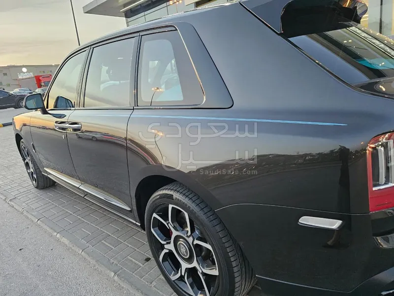 2023 رولز رويس كولينان بلاك بادج