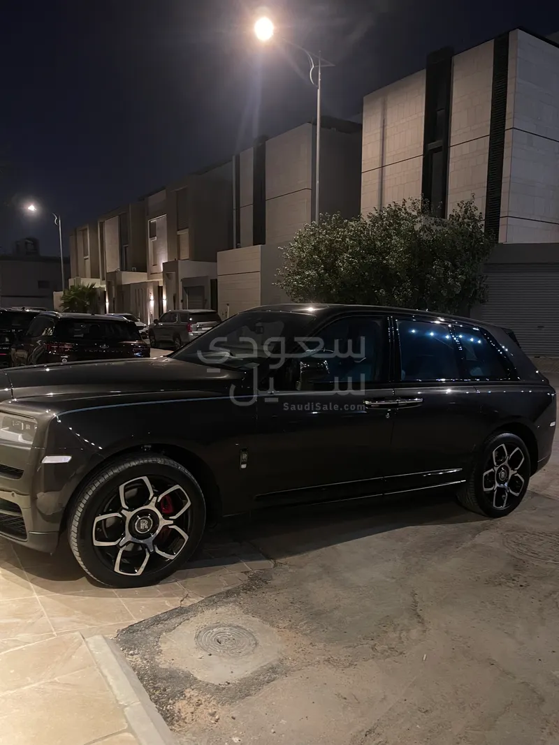2023 رولز رويس كولينان بلاك بادج