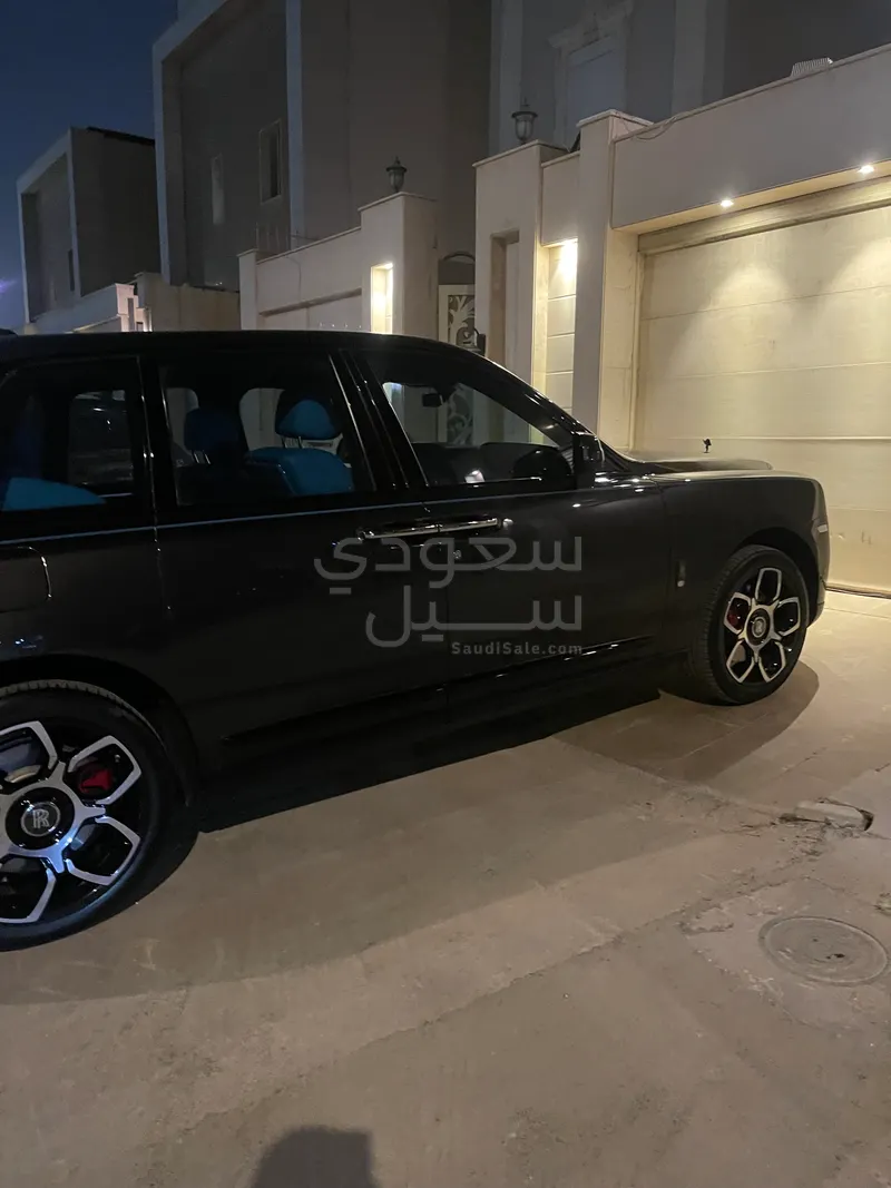 2023 رولز رويس كولينان بلاك بادج