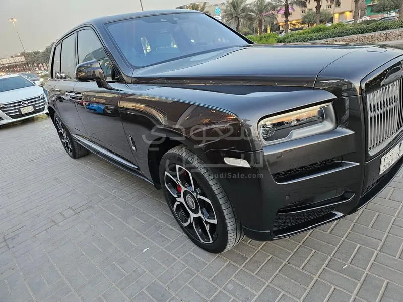 2023 رولز رويس كولينان بلاك بادج