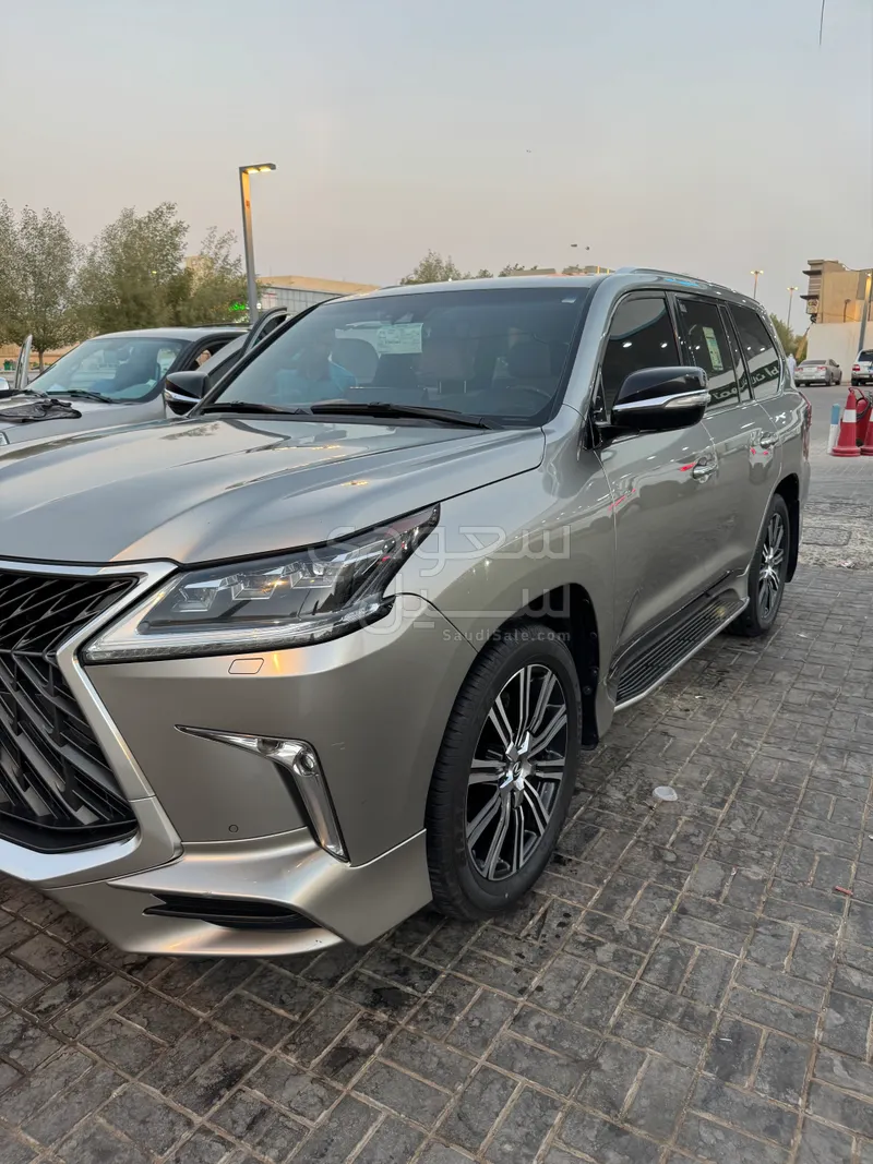 2018 Lexus LX 570