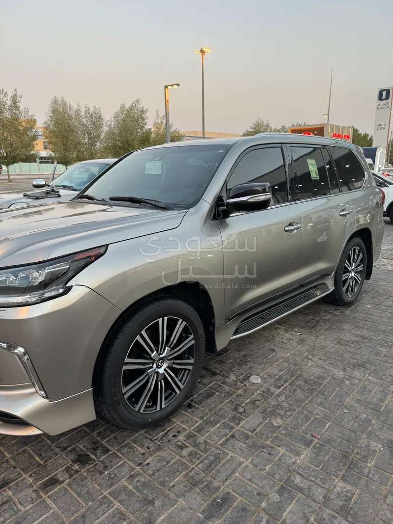 2018 Lexus LX 570
