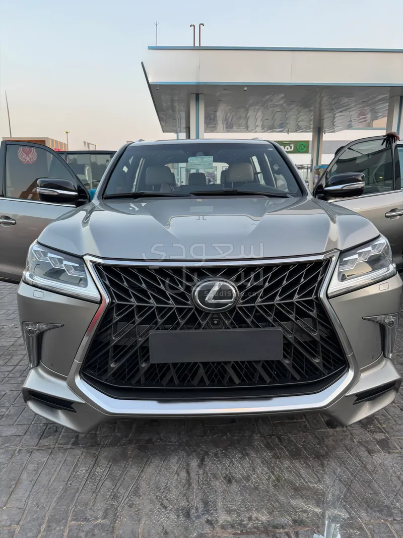 2018 Lexus LX 570