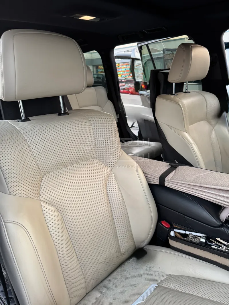2018 Lexus LX 570