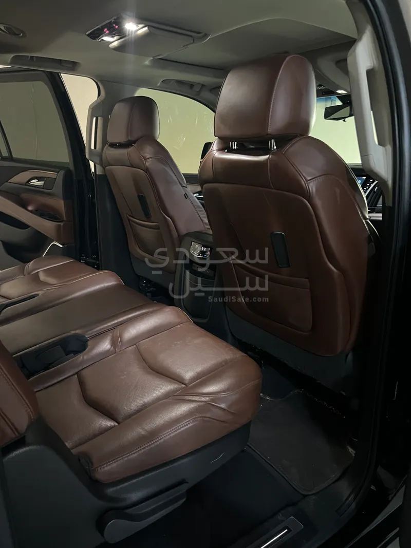 2019 كاديلاك اسكاليد إي إس في